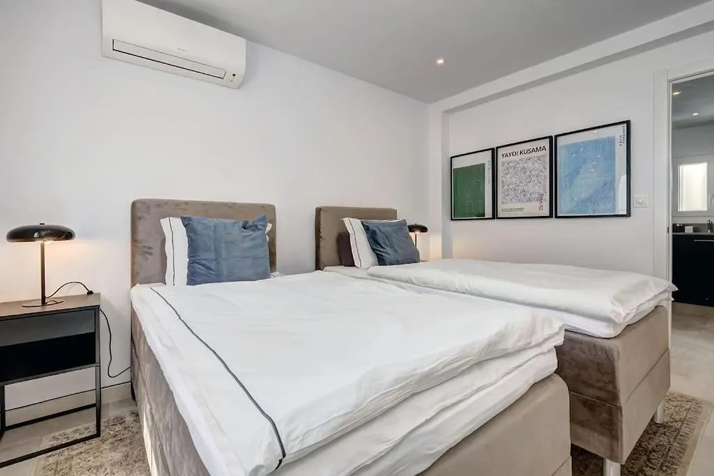 022 Stylish & Modern Fuengirola Apt, Near Beach 0*,