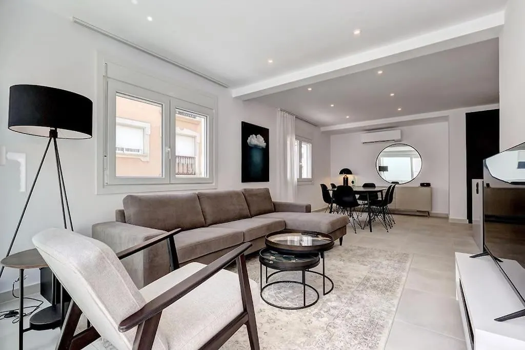 022 Stylish & Modern Fuengirola Apt, Near Beach