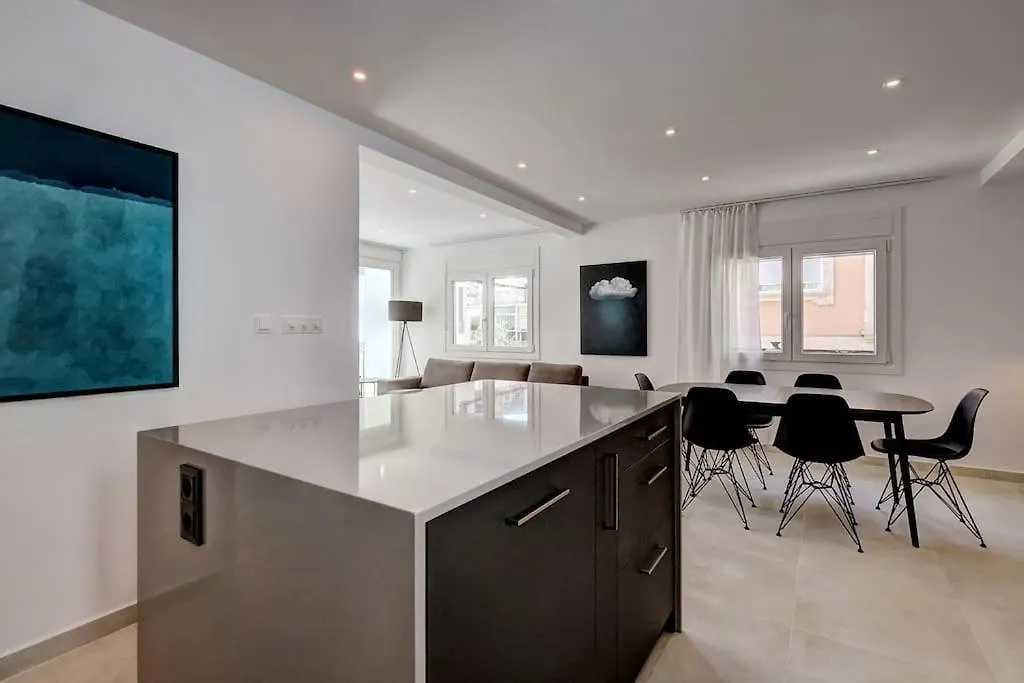 022 Stylish & Modern Fuengirola Apt, Near Beach 0*,  Spain