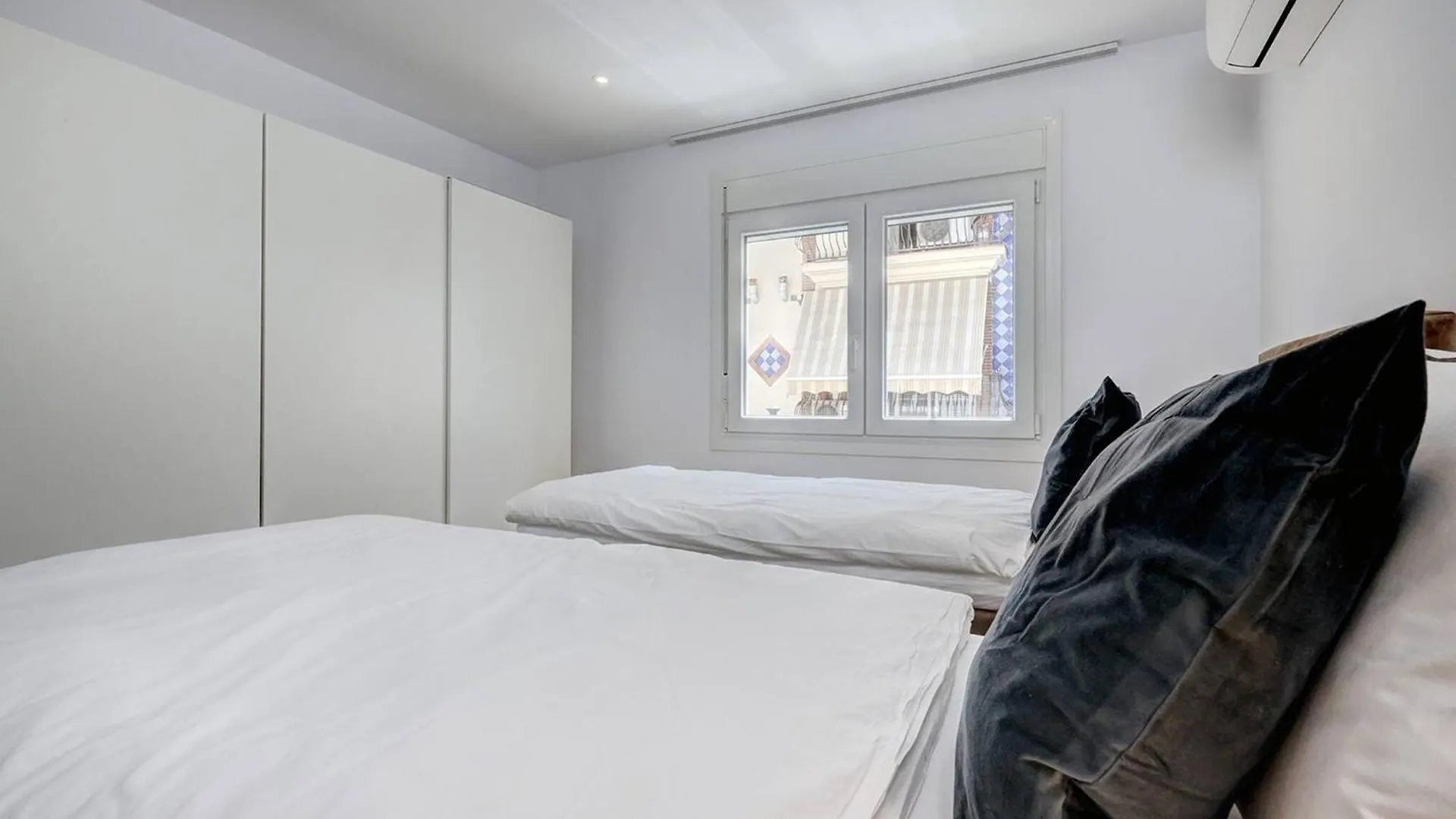 022 Stylish & Modern Fuengirola Apt, Near Beach Apartment