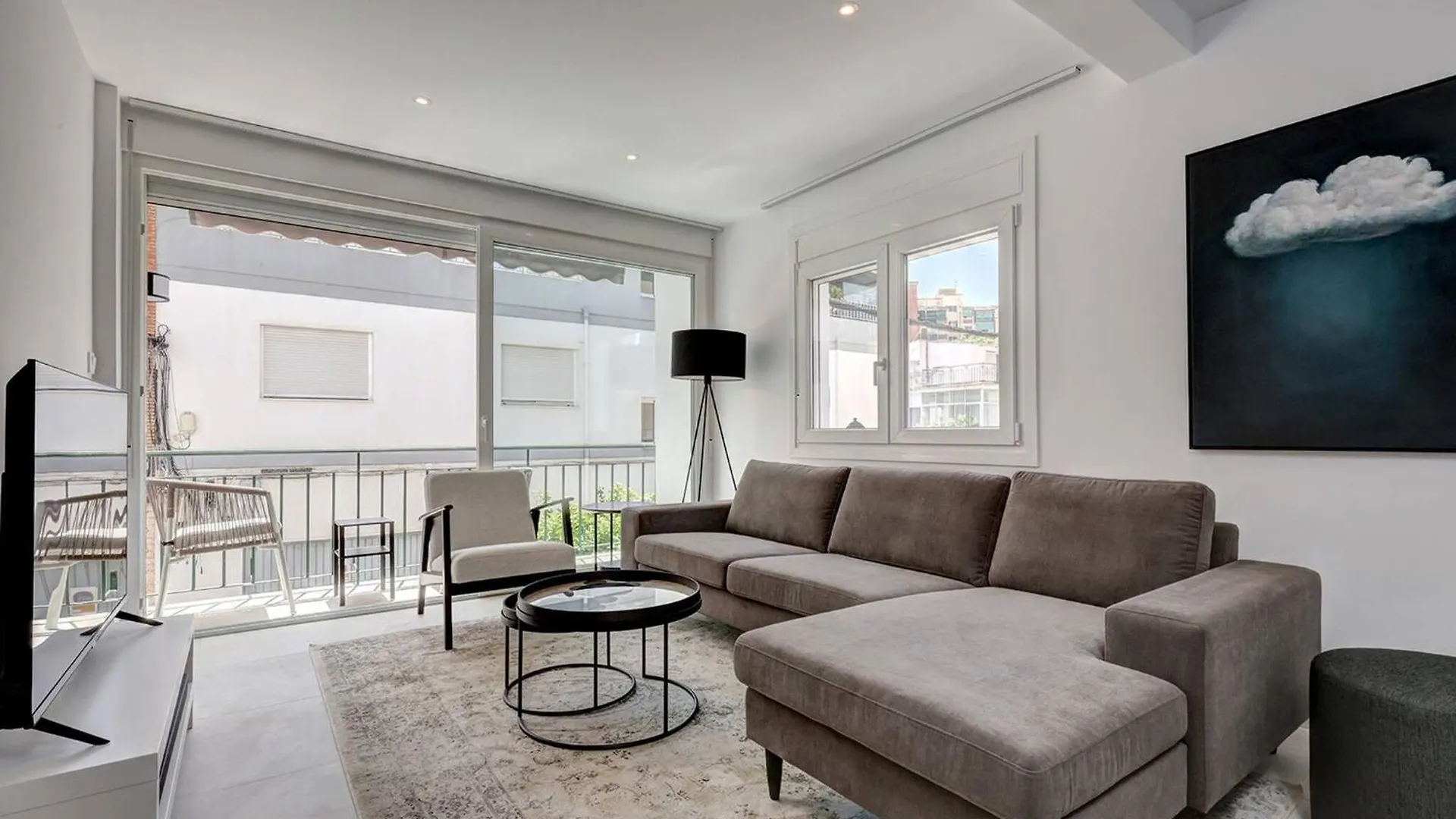 022 Stylish & Modern Fuengirola Apt, Near Beach 0*,  Spain
