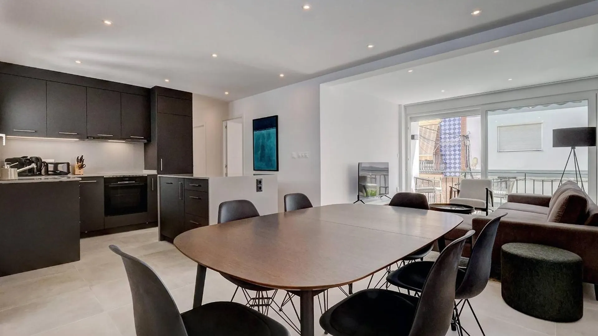 022 Stylish & Modern Fuengirola Apt, Near Beach Spain
