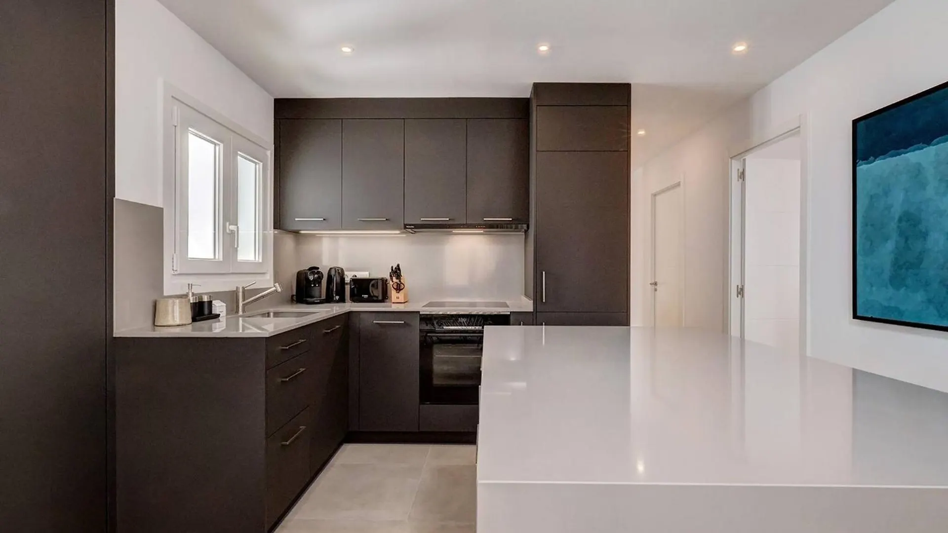 022 Stylish & Modern Fuengirola Apt, Near Beach