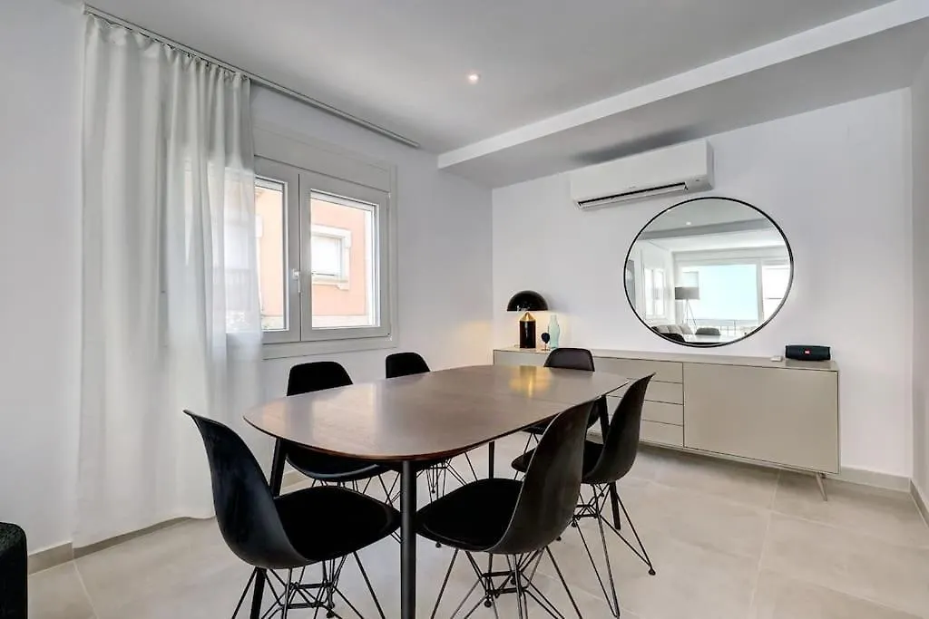 022 Stylish & Modern Fuengirola Apt, Near Beach Apartment