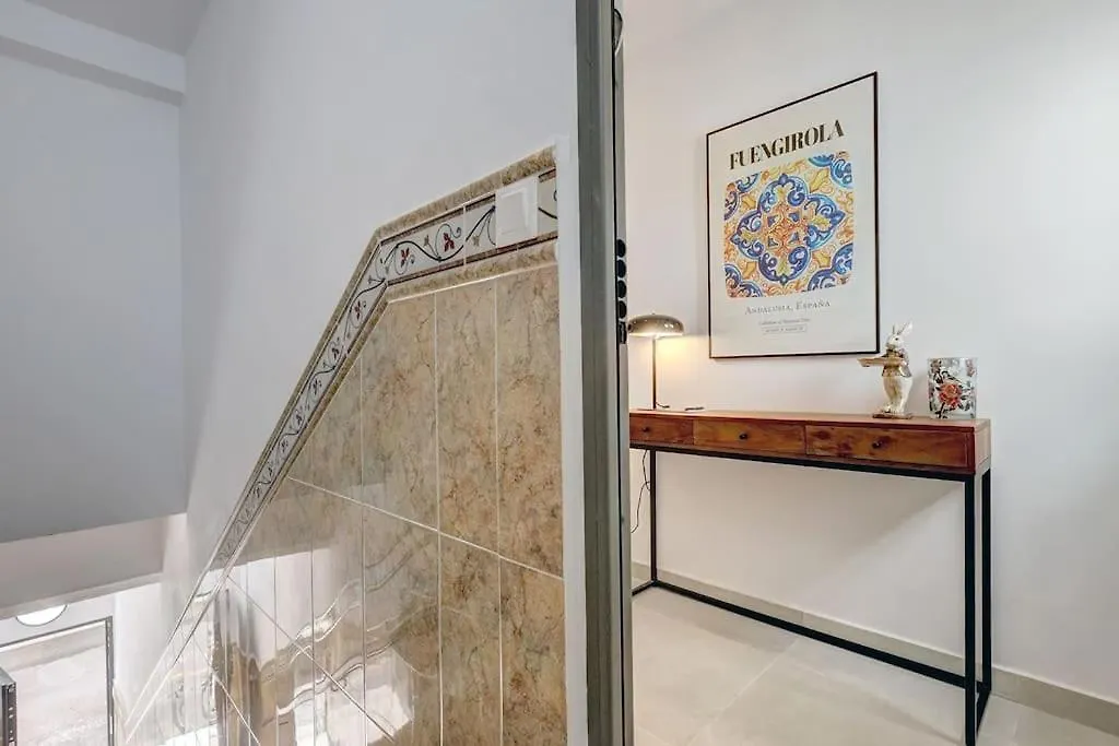 022 Stylish & Modern Fuengirola Apt, Near Beach 0*,