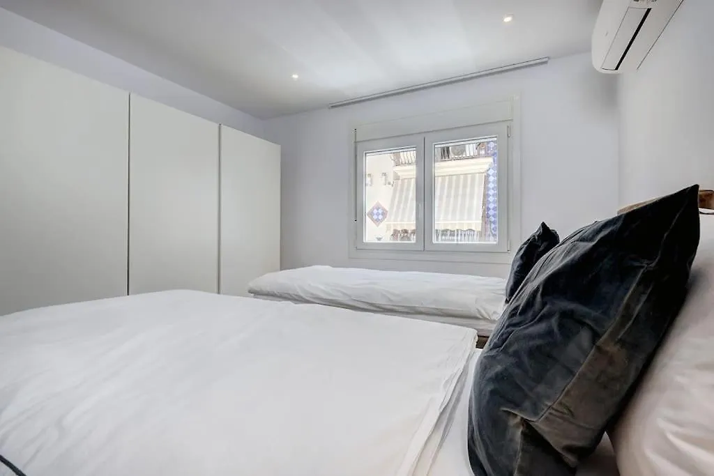 022 Stylish & Modern Fuengirola Apt, Near Beach Apartment