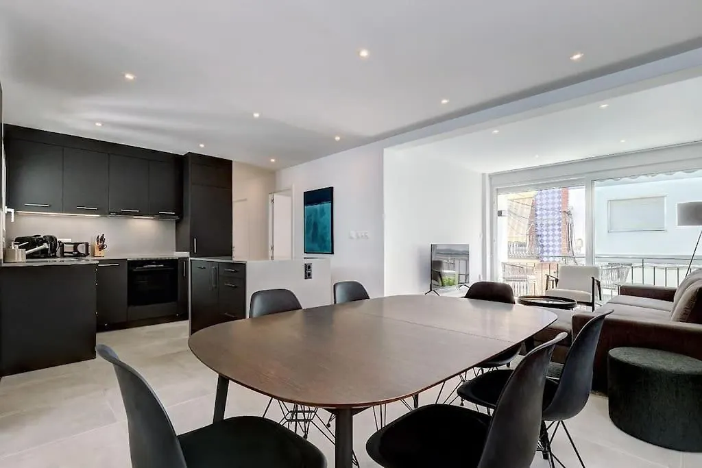 Apartment 022 Stylish & Modern Fuengirola Apt, Near Beach
