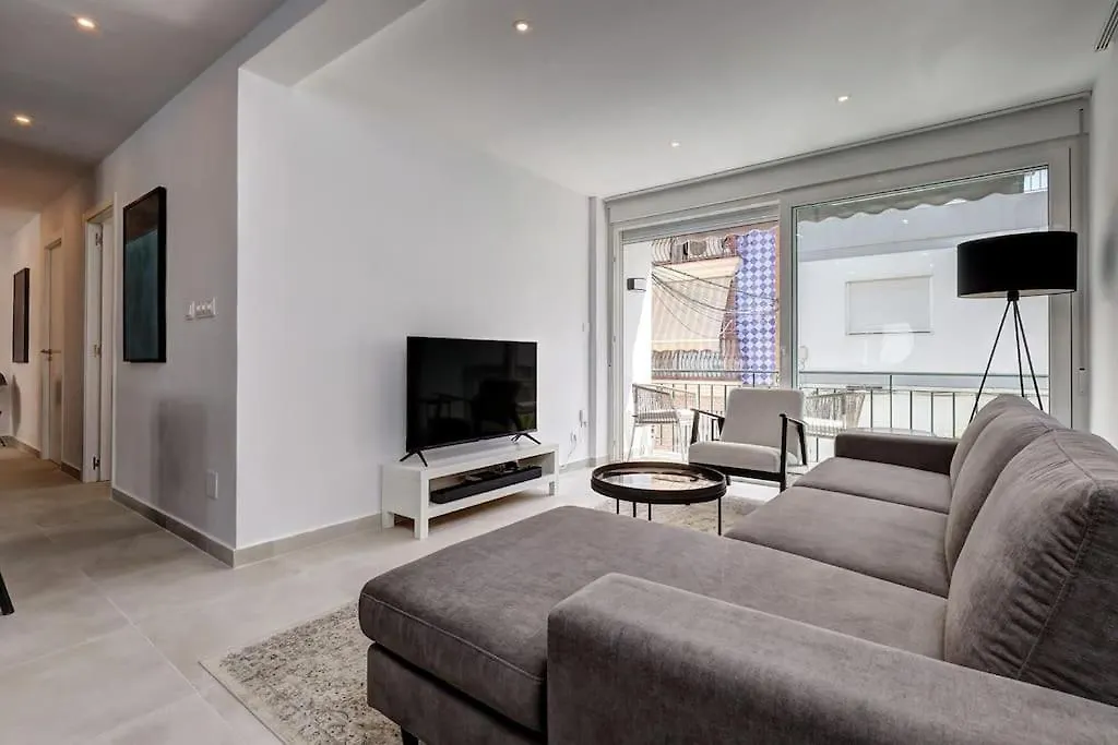 022 Stylish & Modern Fuengirola Apt, Near Beach Apartment