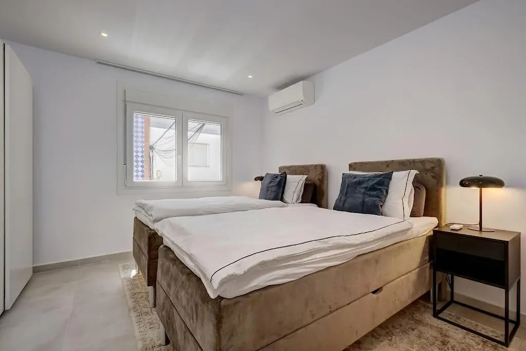 Apartment 022 Stylish & Modern Fuengirola Apt, Near Beach