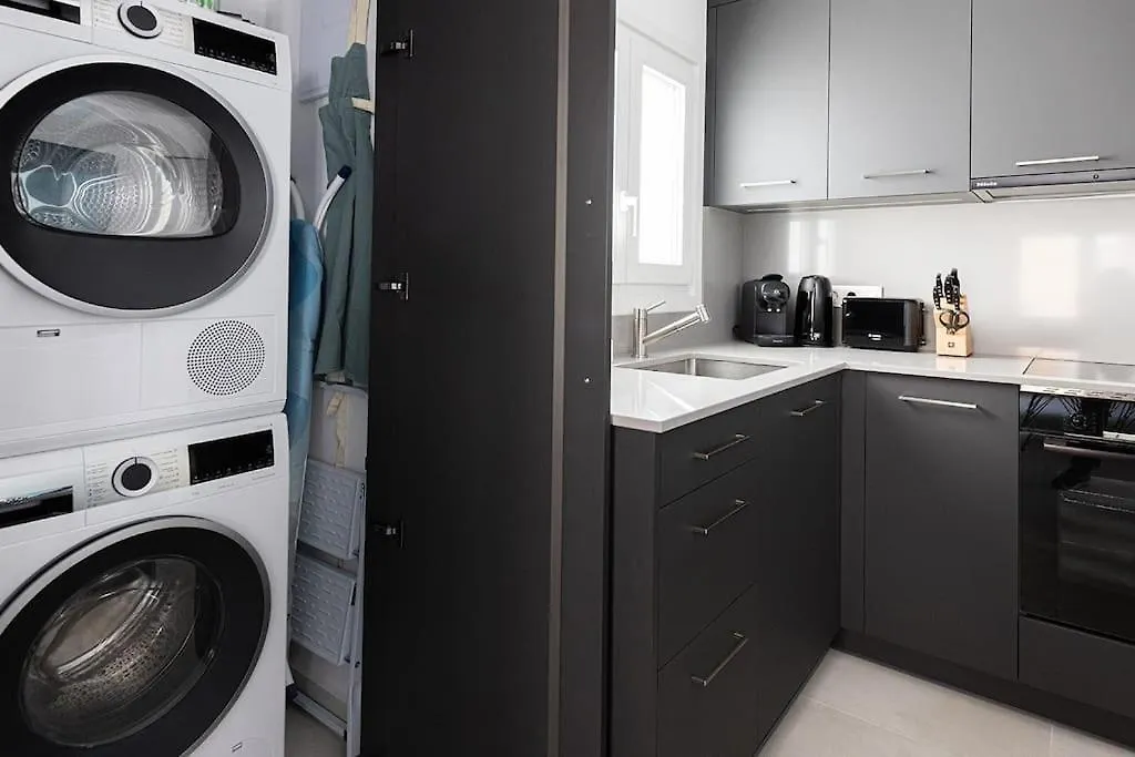 Apartment 022 Stylish & Modern Fuengirola Apt, Near Beach