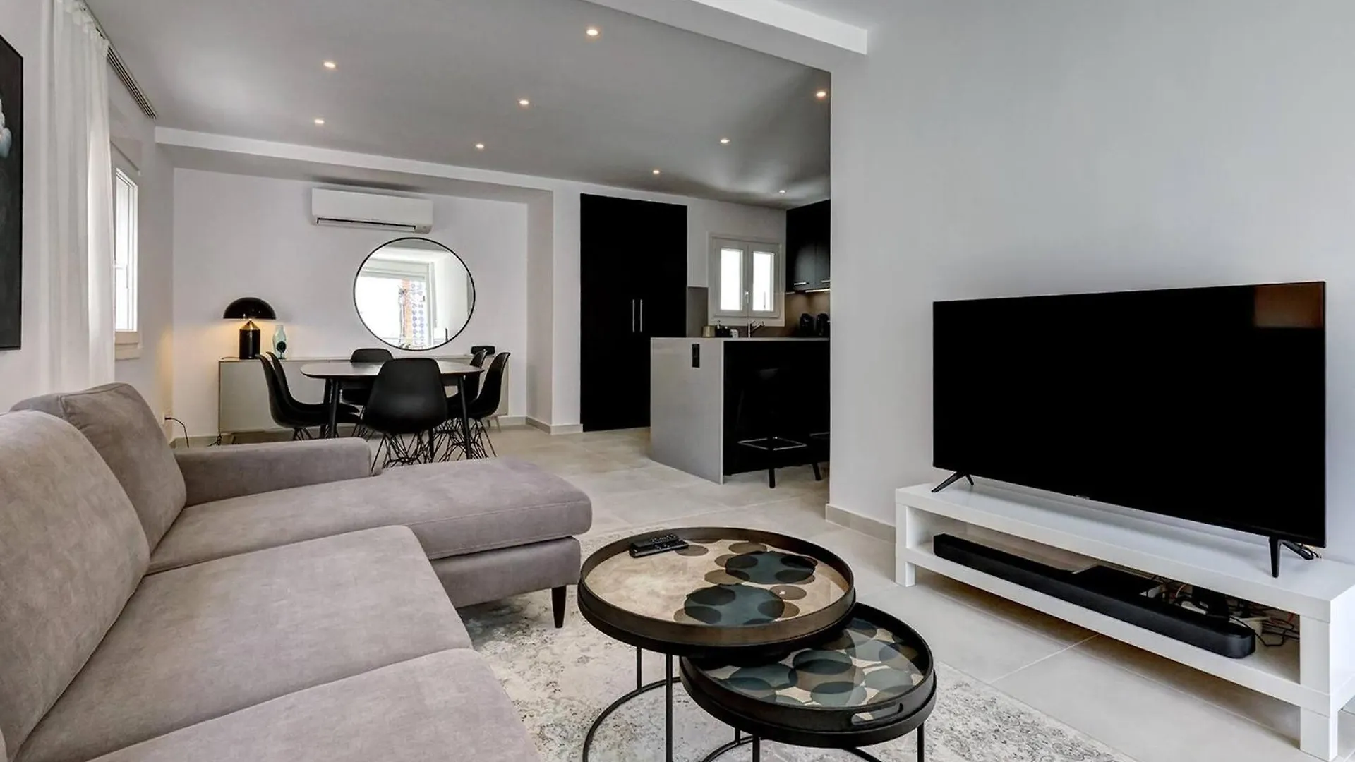 022 Stylish & Modern Fuengirola Apt, Near Beach contacts