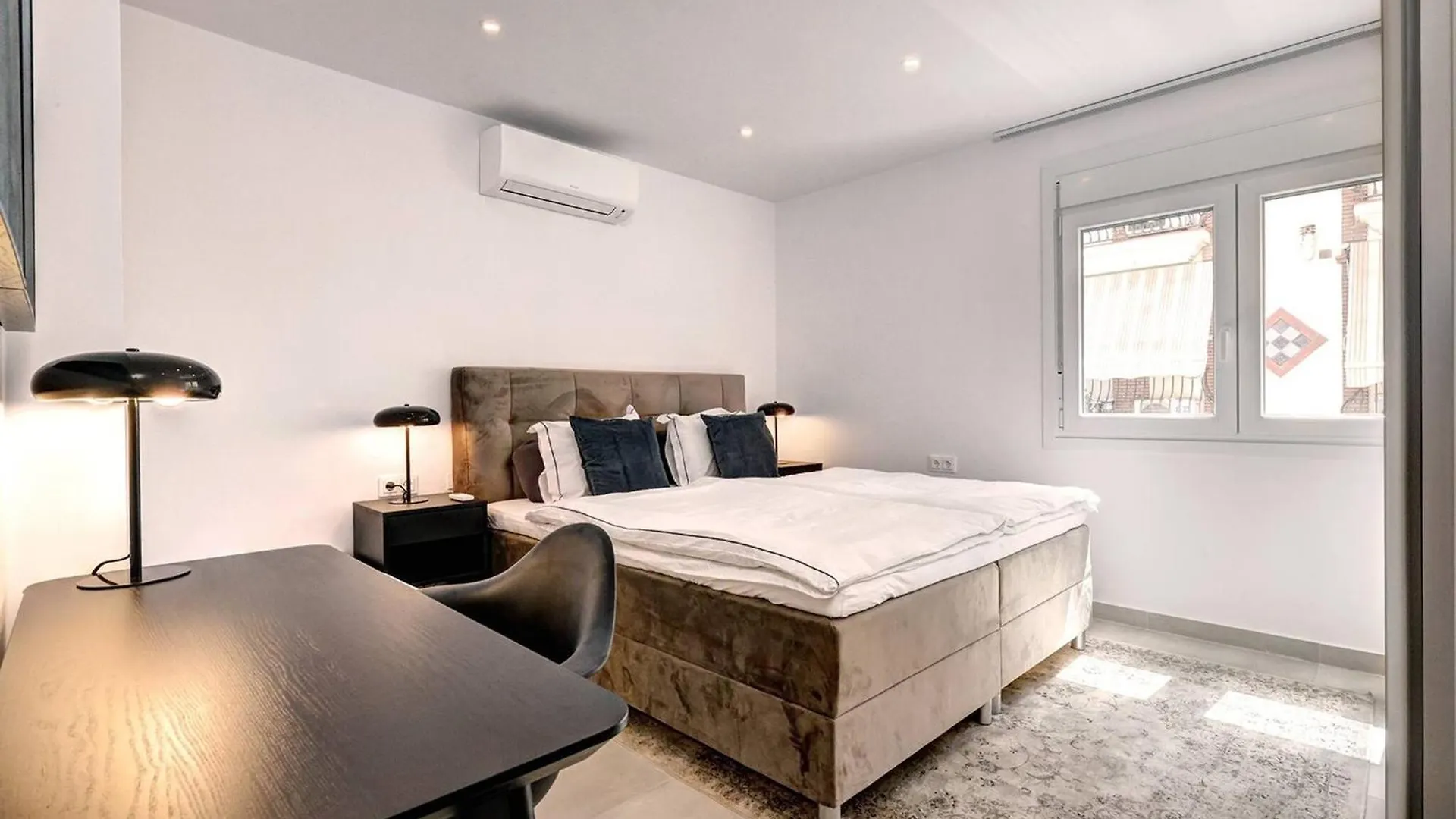 Apartment 022 Stylish & Modern Fuengirola Apt, Near Beach Spain