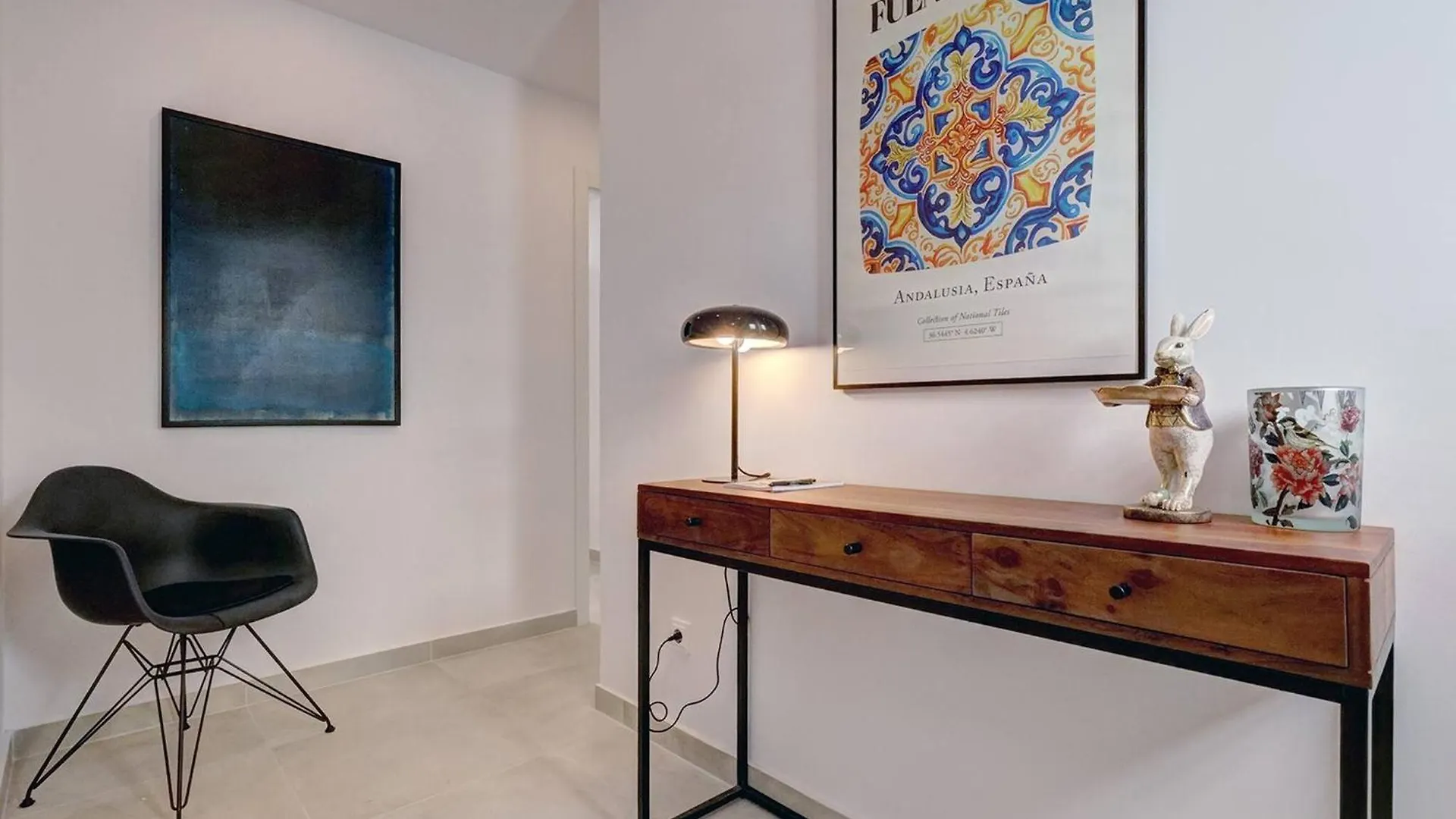 Apartment 022 Stylish & Modern Fuengirola Apt, Near Beach