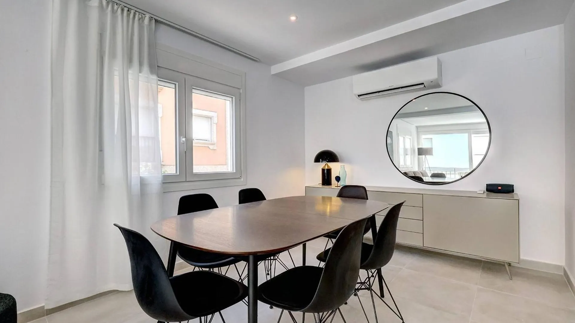 022 Stylish & Modern Fuengirola Apt, Near Beach Apartment